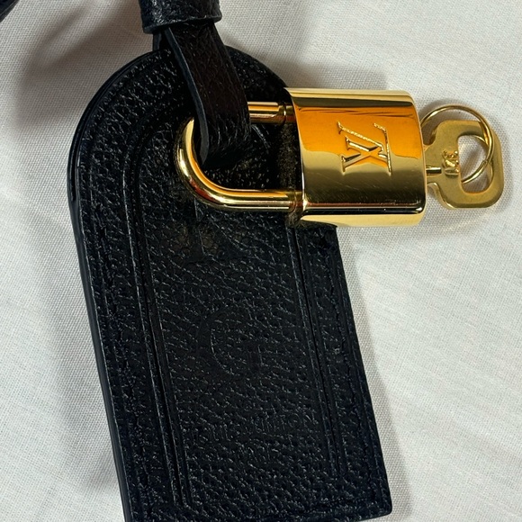 Beautiful Louis Vuitton Petite Palais Empreinte Noir Sold - Picture 14 of 16